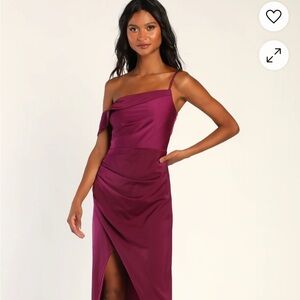 Lulus Showing off a Little midi dress.